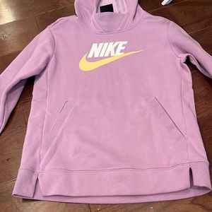 Girls Nike sweatshirt.